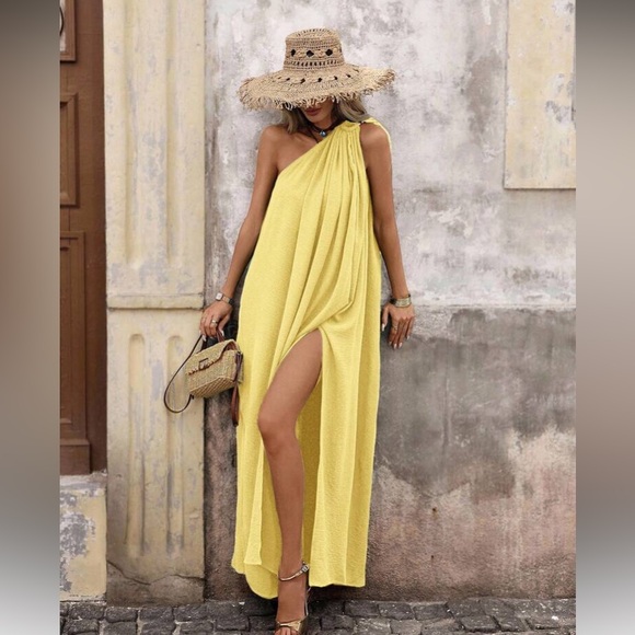 Dresses & Skirts - Elegant One-Shoulder Yellow Dress